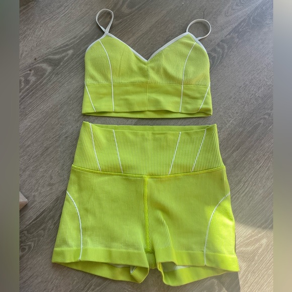 Aerie workout set - Picture 2 of 3